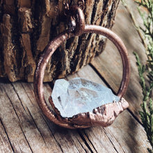 Load image into Gallery viewer, Halo Quartz Necklace
