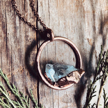 Load image into Gallery viewer, Halo Quartz Necklace
