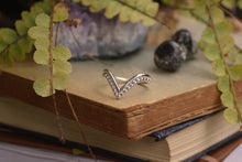 Load image into Gallery viewer, Sterling Silver Vixen Ring
