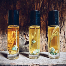 Load image into Gallery viewer, GROUNDING AROMATHERAPY OIL ROLLER
