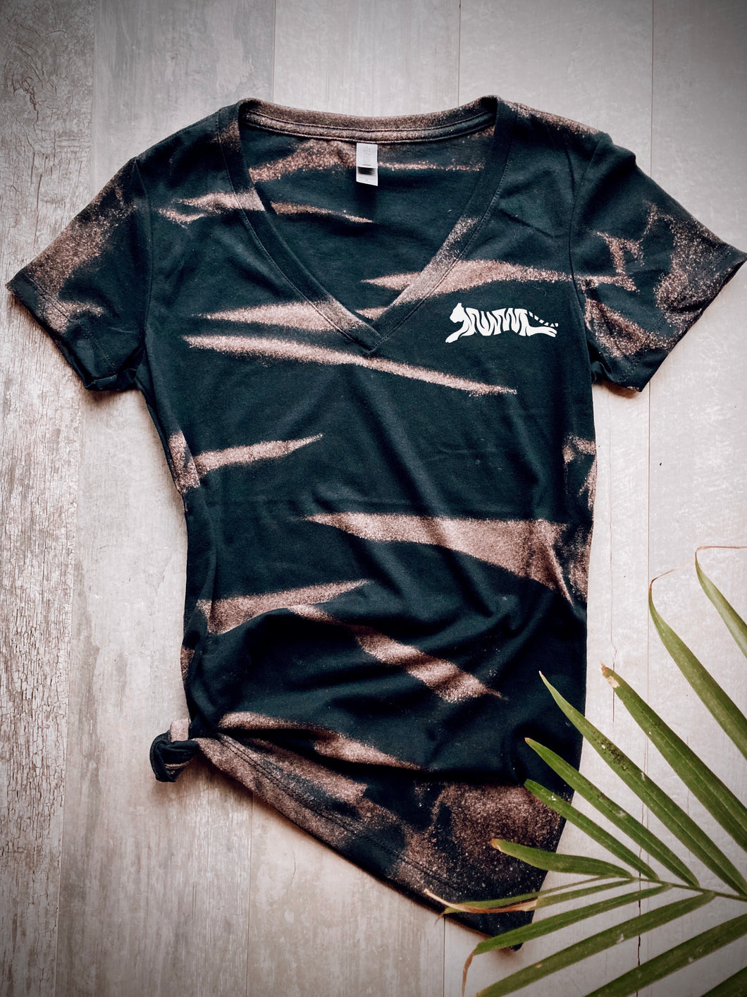 TIGER-DYE V-NECK